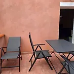 - Climatise 2 Avec Terrasse - Et Commerces A Pied - Parking - 4 Personnes - Chien Accepte דירה *