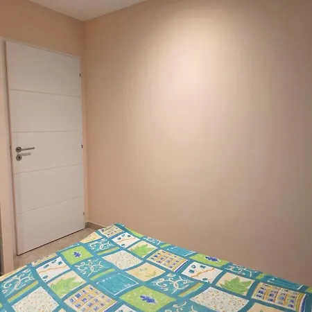 Embrun - Appartement Climatise 2 Chambres Avec Terrasse Vue Canigo - Plage A Pied * Le Barcarès