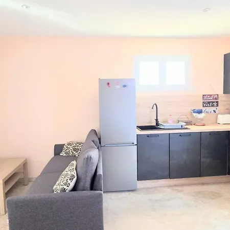 - Embrun Climatisé 2 Avec Terrasse - Plage, Village De Noëlet Commerces à Pied - Parking - 4 Personnes - Chien Accepté