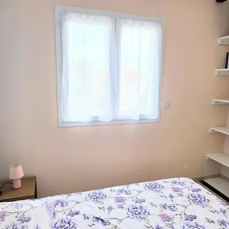 - Embrun Climatisé 2 Avec Terrasse - Plage, Village De Noëlet Commerces à Pied - Parking - 4 Personnes - Chien Accepté Appartamento *