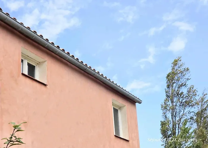 Embrun - Appartement Climatise 2 Chambres Avec Terrasse Vue Canigo - Plage A Pied Apartment