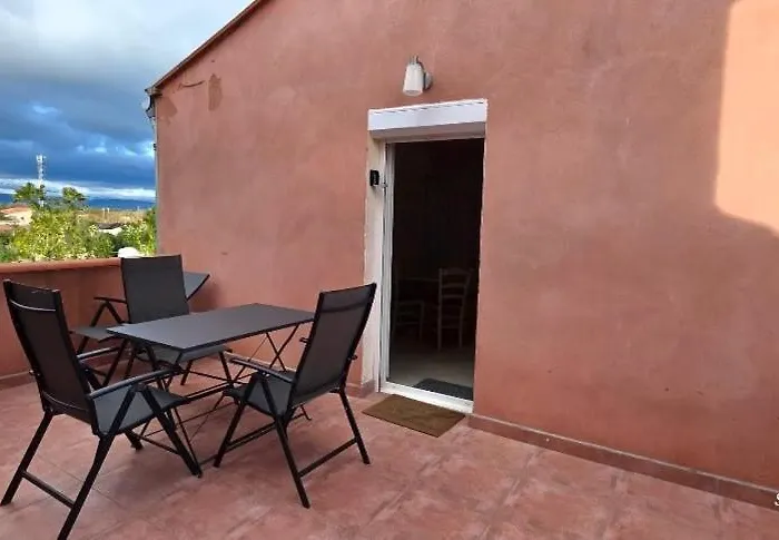 Embrun - Appartement Climatise 2 Chambres Avec Terrasse Vue Canigo - Plage A Pied *