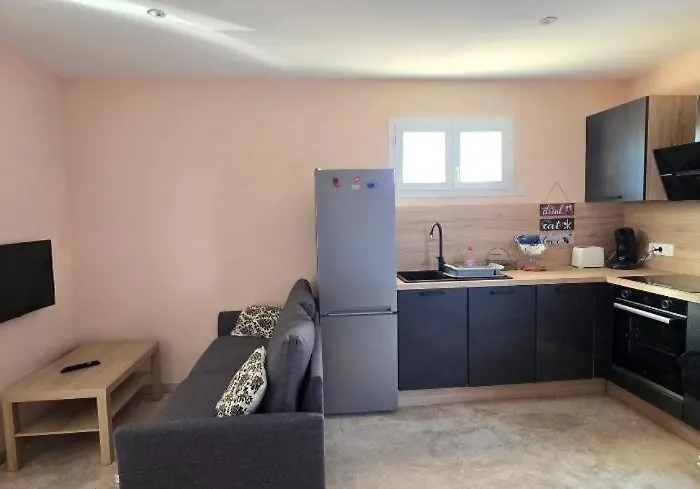 Embrun - Appartement Climatise 2 Chambres Avec Terrasse Vue Canigo - Plage A Pied Apartment Le Barcarès