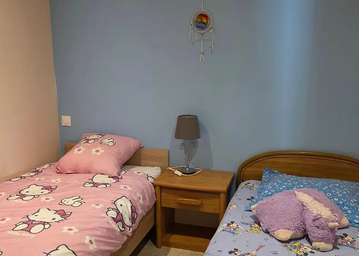 Embrun - Appartement Climatise 2 Chambres Avec Terrasse Vue Canigo - Plage A Pied