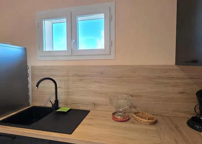 Embrun - Appartement Climatise 2 Chambres Avec Terrasse Vue Canigo - Plage A Pied Le Barcarès